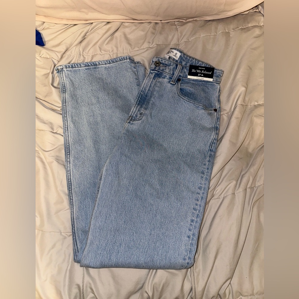 Abercrombie and Fitch The 90s Relaxed High Rise